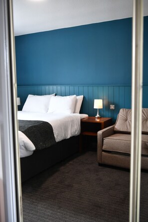 Family Room, 1 Double Bed with Sofa bed | Desk, free WiFi