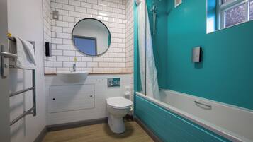 Shower, free toiletries, towels