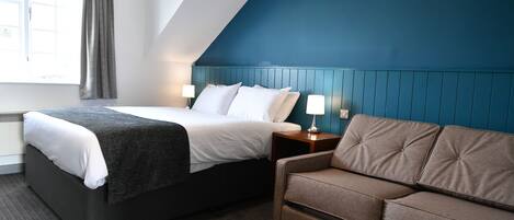 Meja kerja dan Wi-Fi gratis