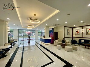 Lobby sitting area - Wil'que Westlake Hotel & Residences (Hanoi)