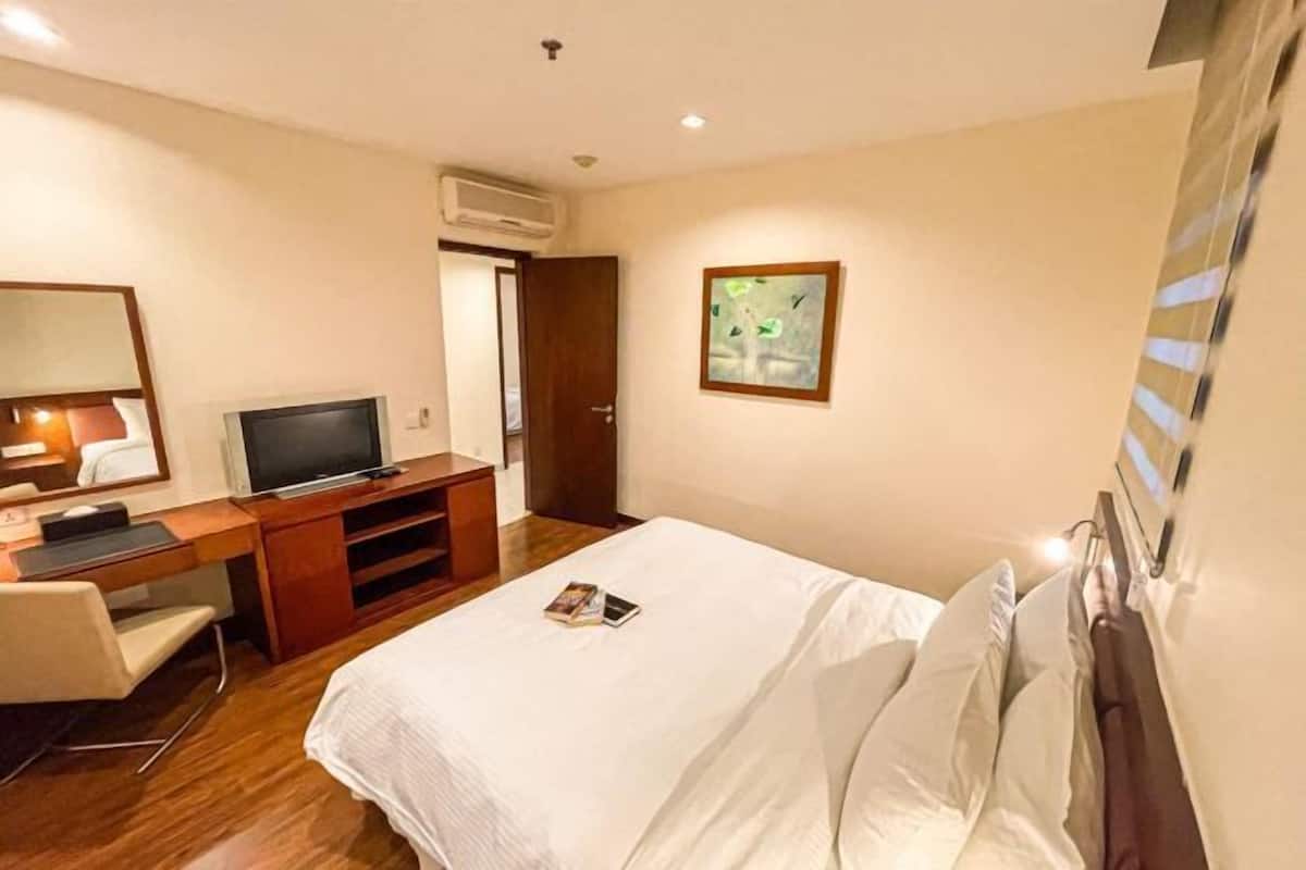 1 bedroom, in-room safe, desk, laptop workspace