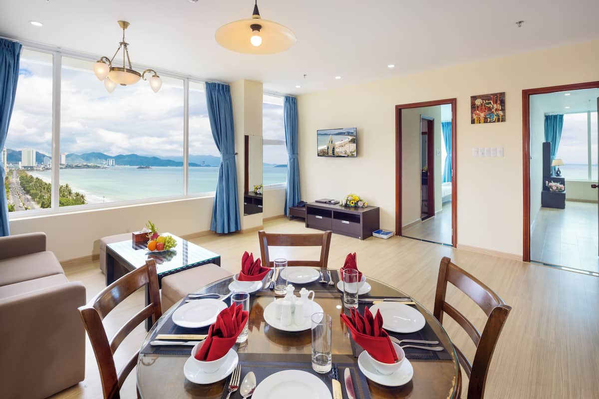 Two-Bedrooms Apartment with Sea View | Pasti in camera
