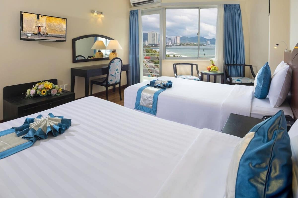 Betten mit Memory-Foam-Matratzen, Minibar, Zimmersafe, Schreibtisch