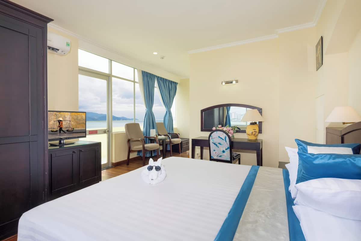 Executive Deluxe Room , Sea View | 1 camera, materassi in memory foam, minibar, una cassaforte in camera