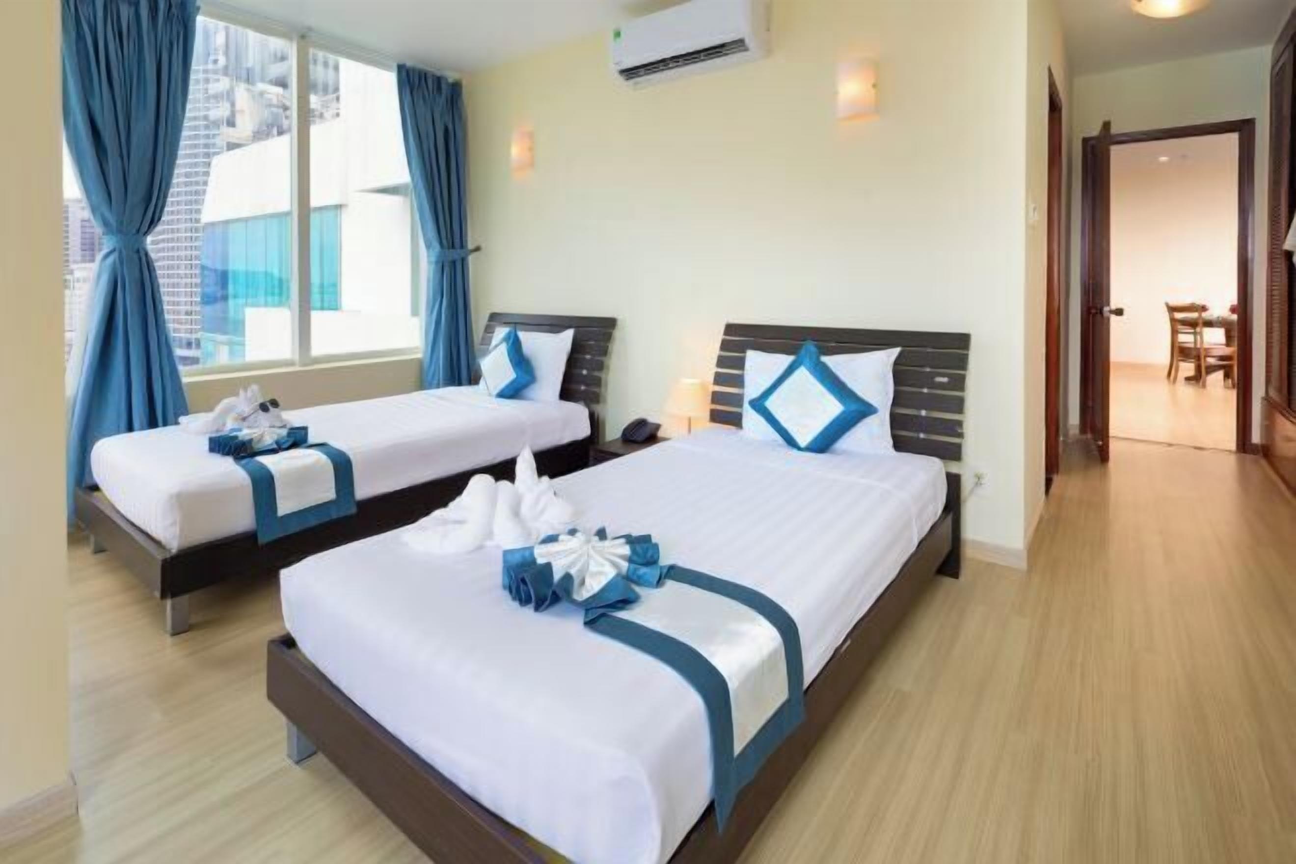 Memory foam beds, minibar, in-room safe, desk