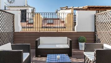 Premium bedding, down duvets, minibar, in-room safe