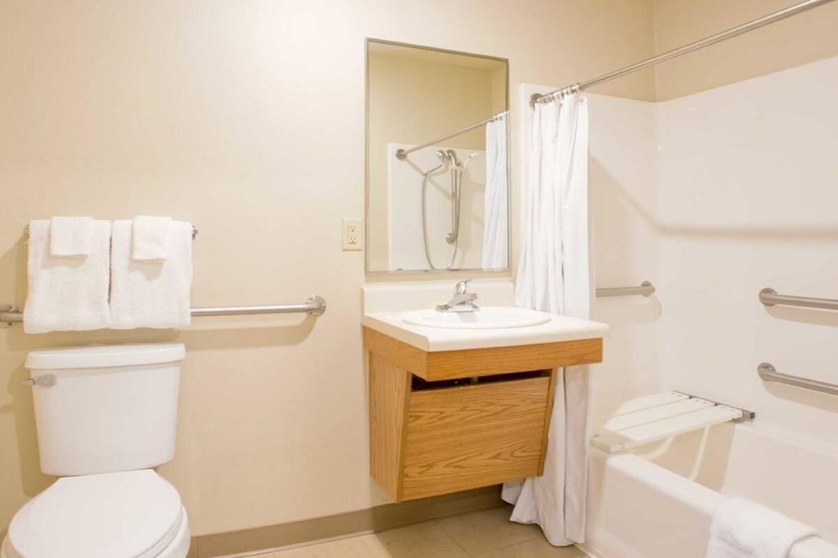 room, 2 double beds, accessible, non smoking | bathroom | combined shower/bathtub, towels