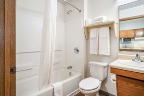Ensemble douche/baignoire, serviettes fournies