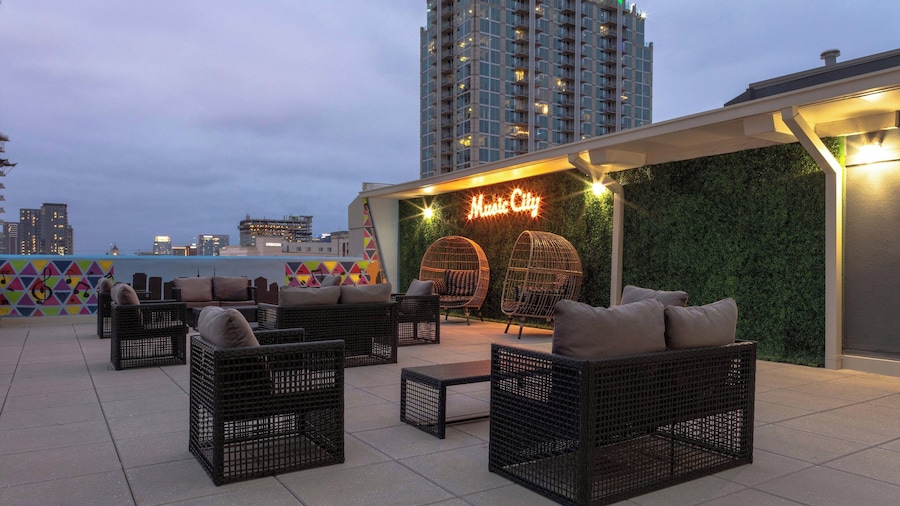 Aloft Nashville West End