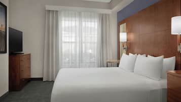 Suite, 2 habitaciones | Ropa de cama de alta calidad, camas con pillow-top y escritorio
