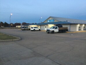 Front of property - America's Best Inn (Muskogee)