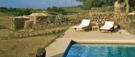 2 piscinas al aire libre