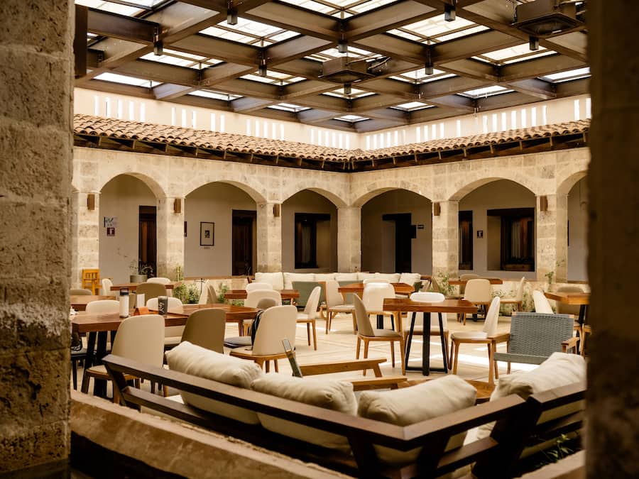 Breakfast, lunch, dinner served; local and international cuisine