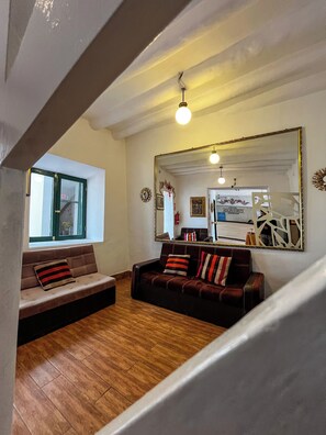 Lobby sitting area - Cusco Plaza Nazarenas (Cusco)