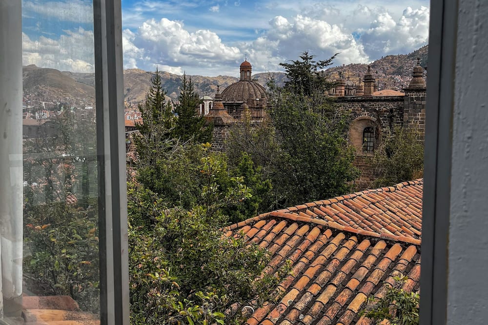 Cusco Plaza Nazarenas