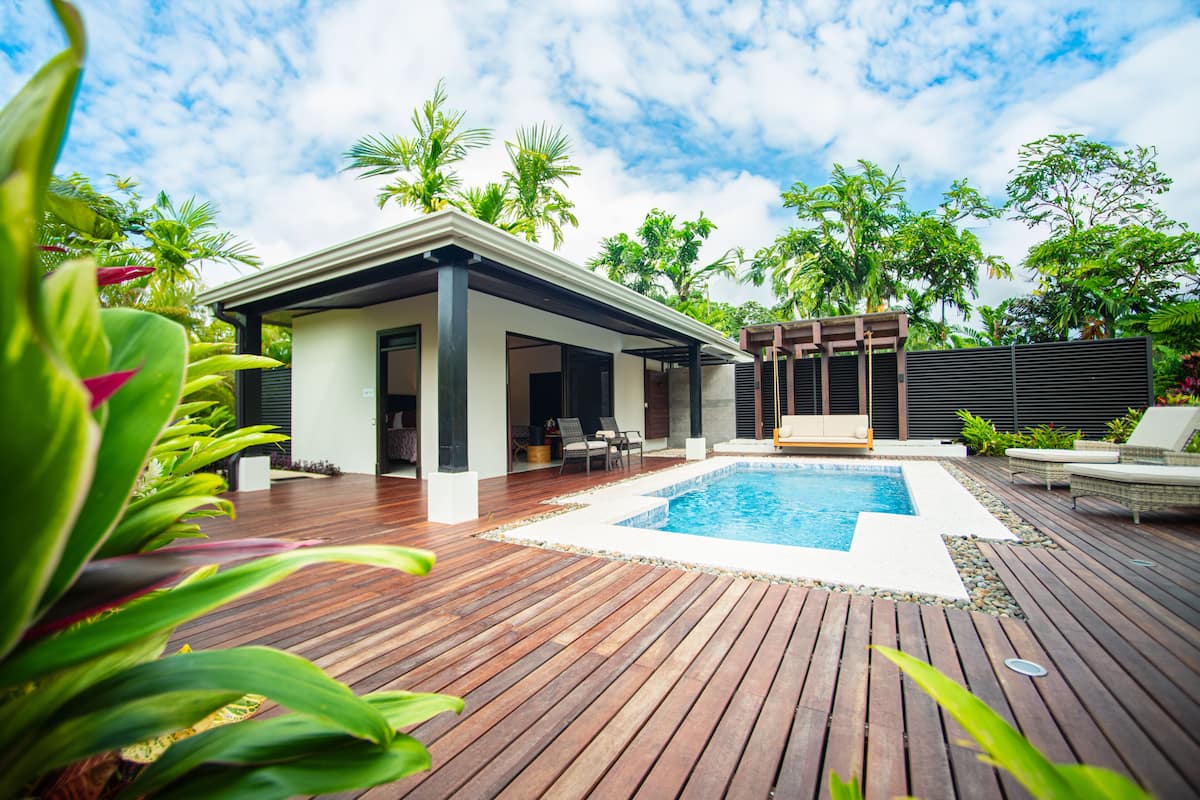 Chato Suite with Private Pool | Hiên