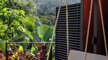 Chato Suite with Private Pool | Coin séjour | TV connectée de 55 pouces avec chaßnes numériques, tablette numérique