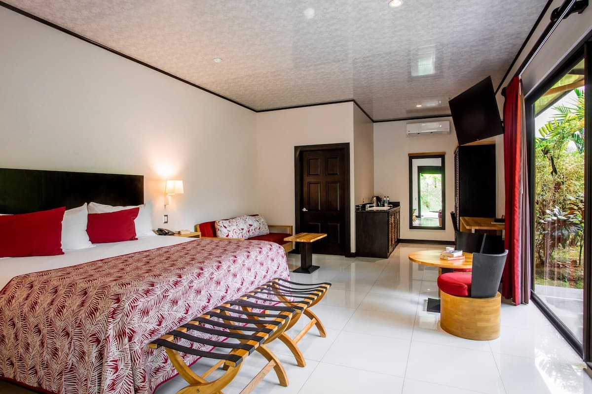 1 phòng ngủ, minibar, két bảo mật tại phòng, bàn