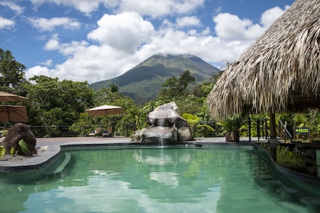 2 outdoor pools