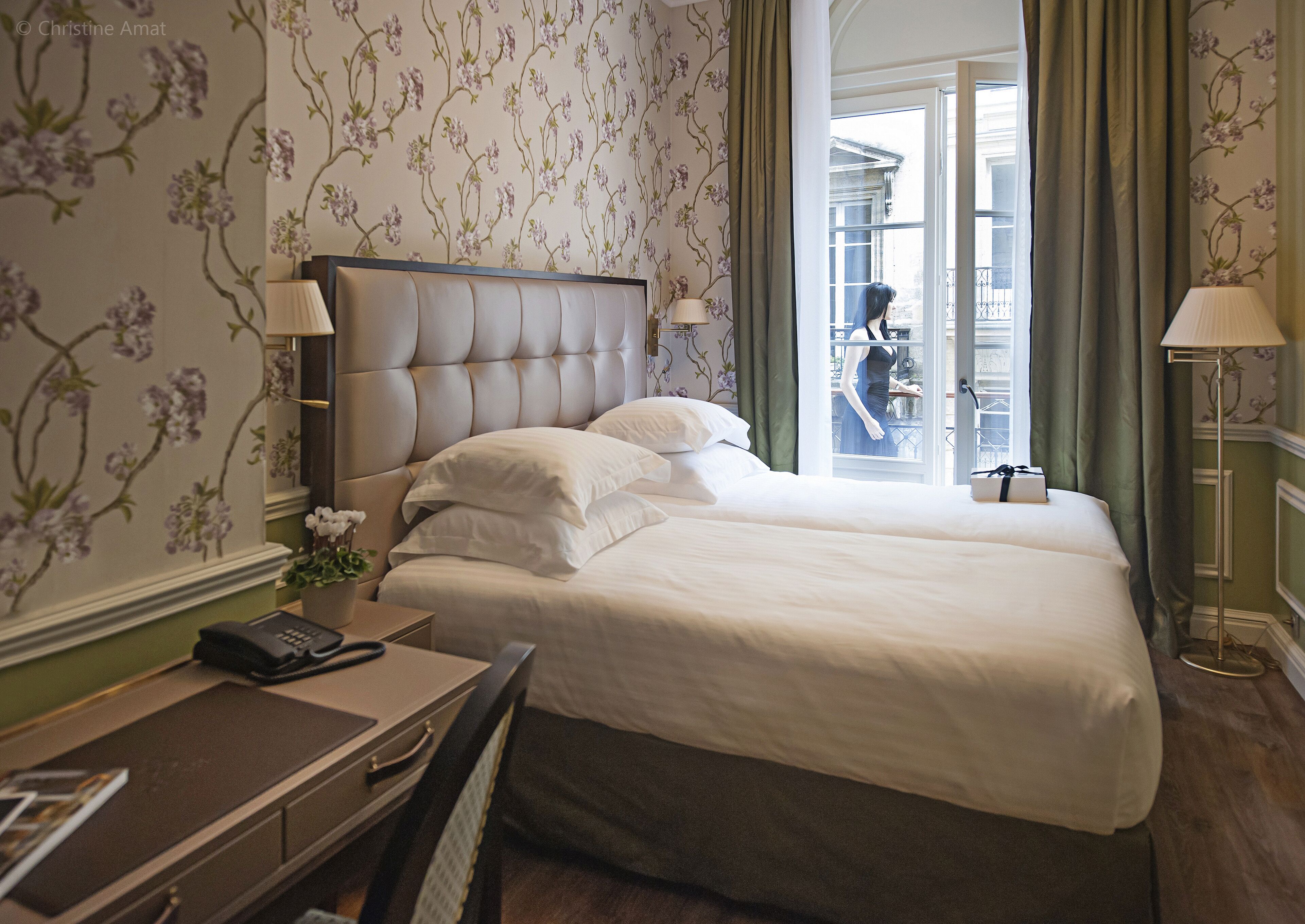 classic double room | pillow-top beds, minibar, in-room safe, laptop workspace