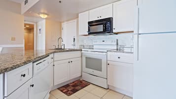 Appart'hÎtel, 2 chambres, vue océan | Cuisine privée