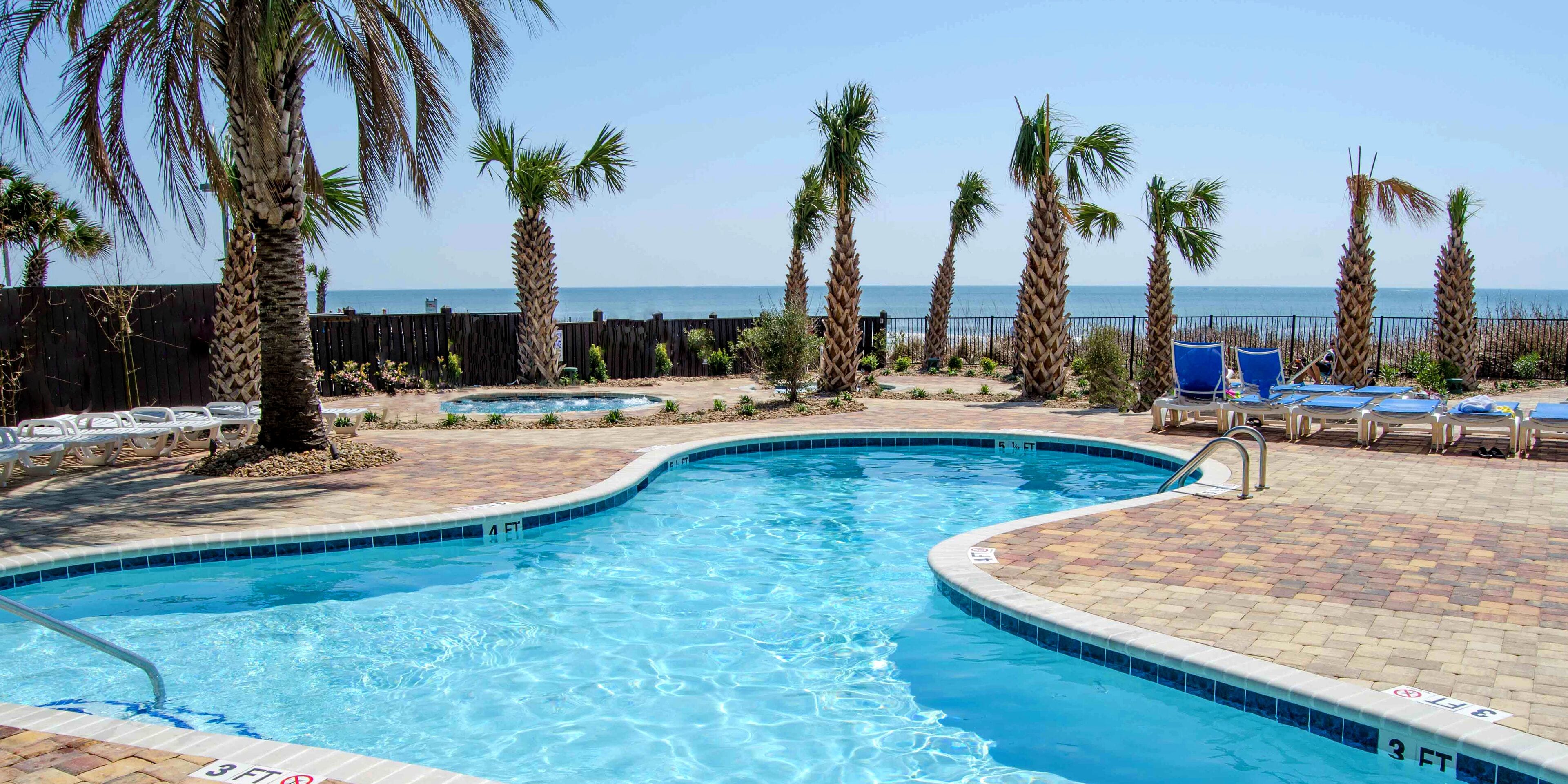 2 개의 야외 수영장