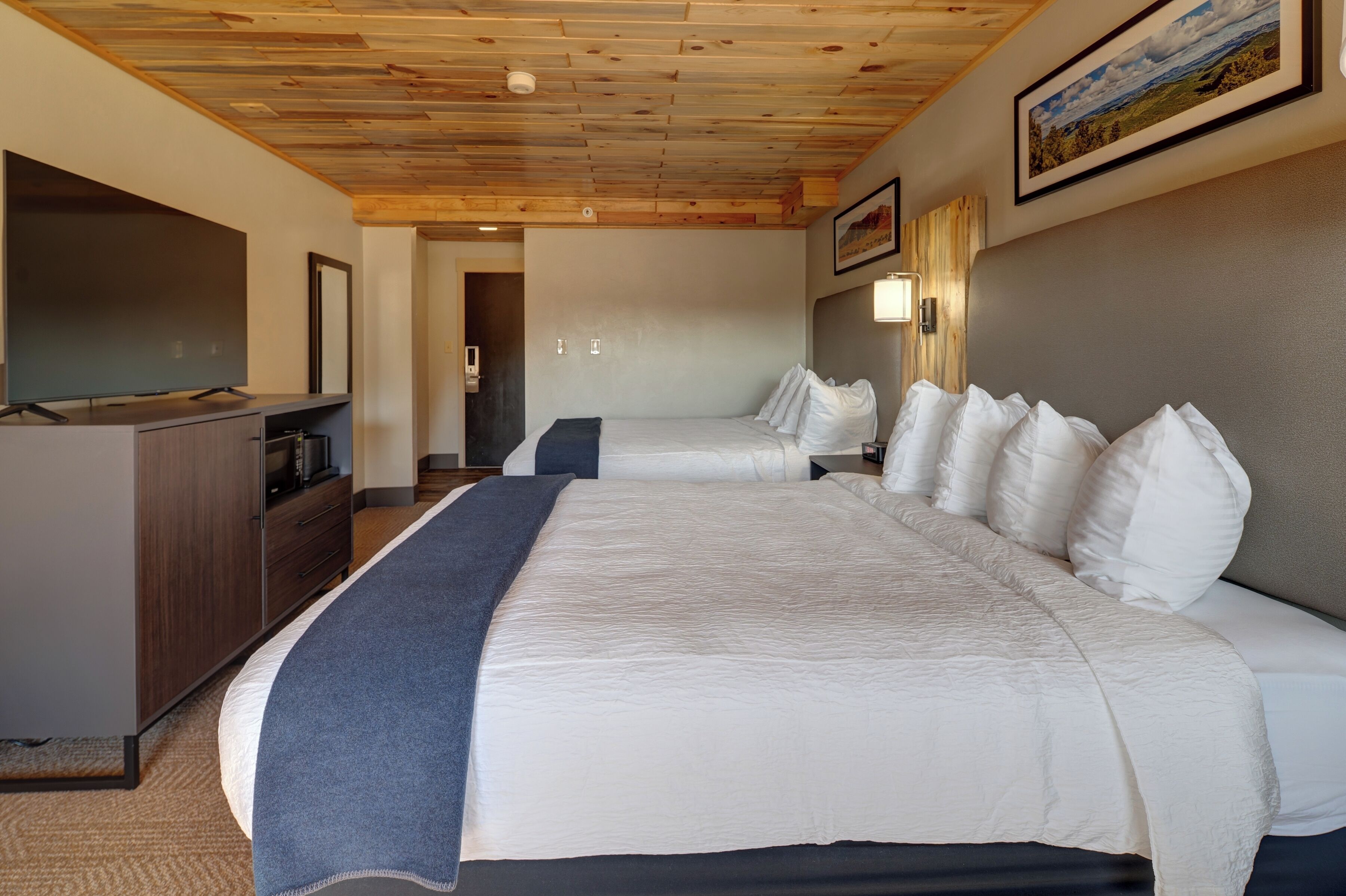 signature room, 2 queen beds, refrigerator & microwave, park view | pillow-top beds, iron/ironing board, free wifi, bed sheets