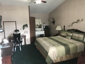 Habitación Deluxe, 1 cama de matrimonio grande, no fumadores | Escritorio, wifi gratis, ropa de cama y despertador