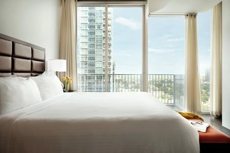 Suite, 1 Bedroom, Balcony, Corner | Premium bedding, pillowtop beds, in-room safe, desk