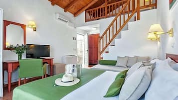 Sengetøy i egyptisk bomull, minibar, safe på rommet og blendingsgardiner