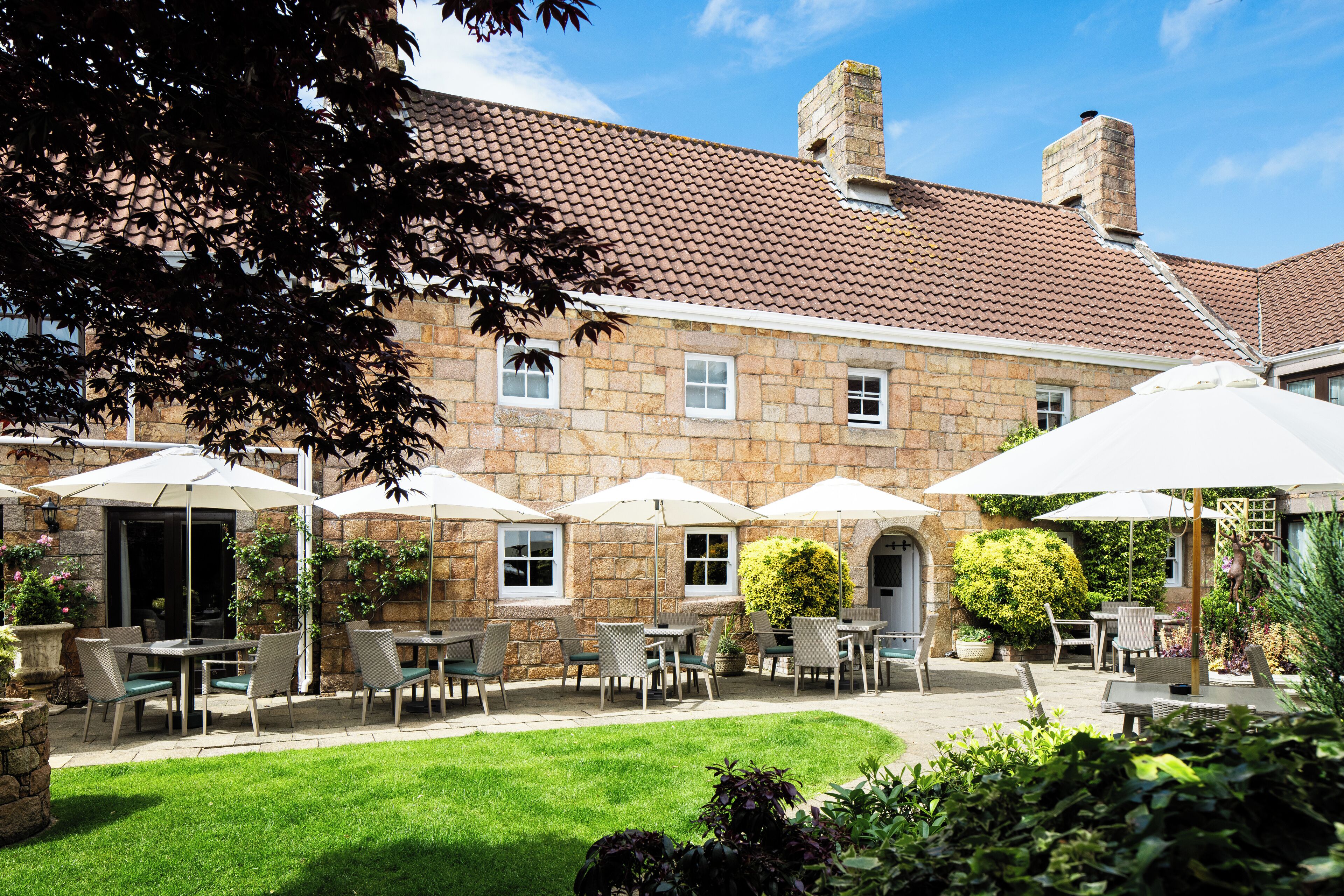 Photo - Greenhills Country Hotel