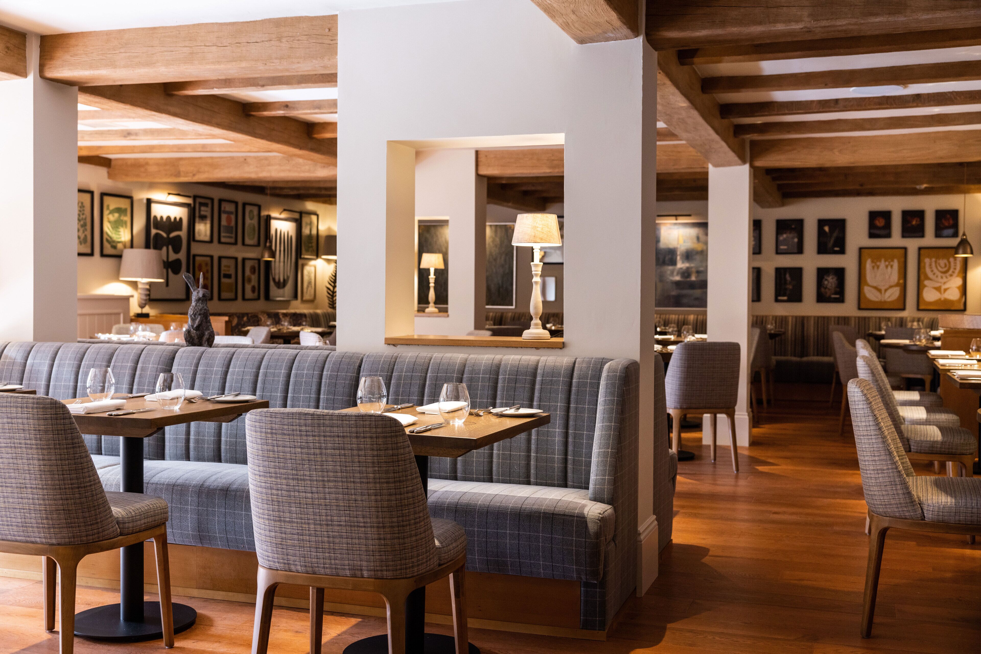 breakfast, lunch, dinner served; international cuisine, pool views