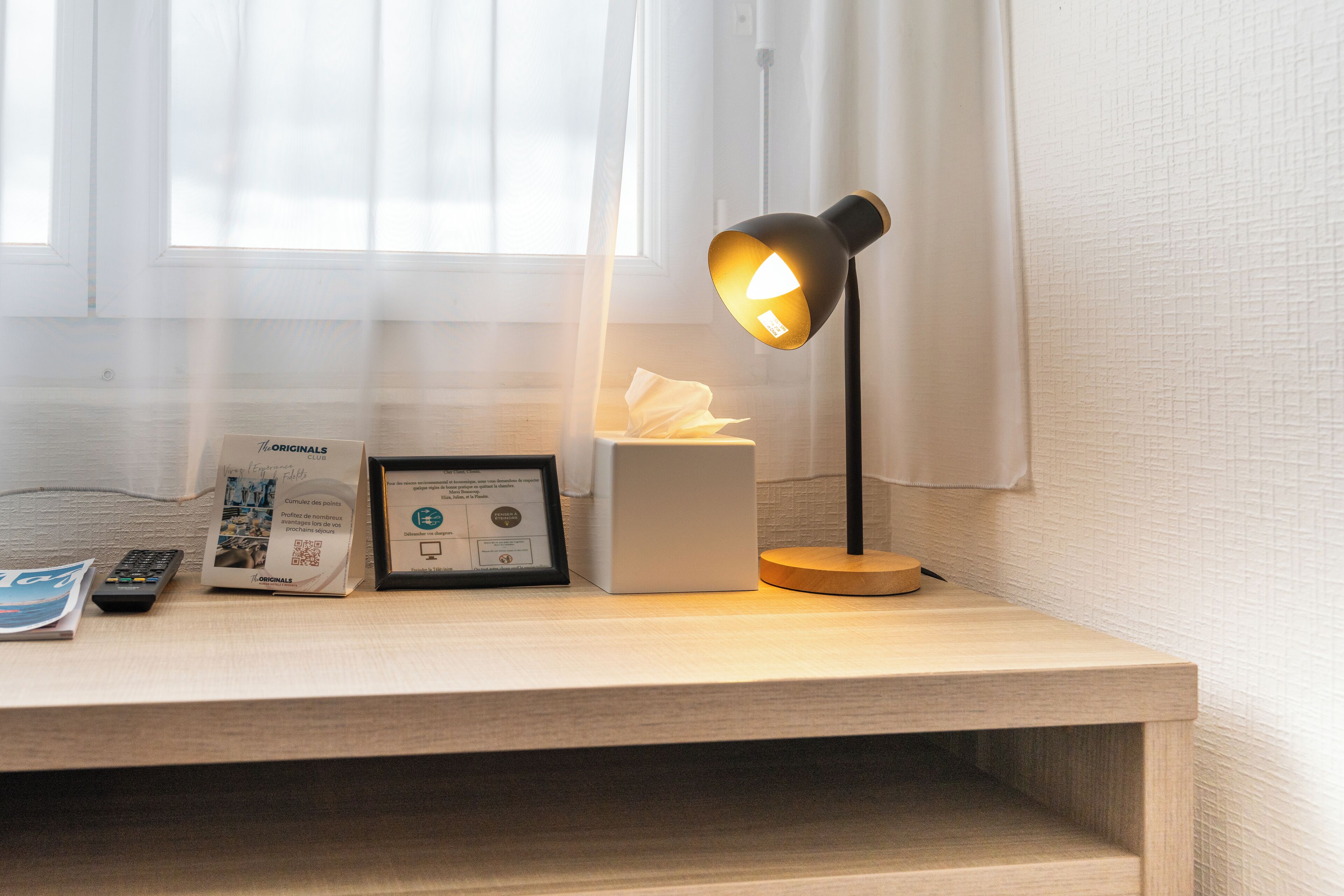 Eenpersoonskamer | Een bureau, een laptopwerkplek, geluiddichte muren, gratis wifi