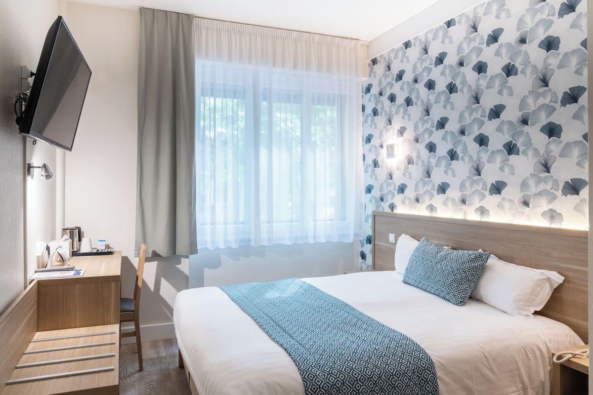 Quarto casal conforto | Escrivaninha, espaço de trabalho para notebook, quartos à prova de som