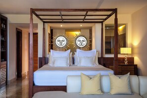 Premium bedding, down comforters, minibar (free items), in-room safe - Excellence Playa Mujeres - Adults Only All Inclusive (Punta Sam)