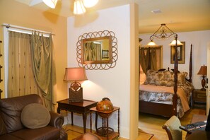 Room (Global Fusion) | Individually decorated, individually furnished, iron/ironing board - Naomi's Inn Bed & Breakfast (Springfield)