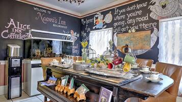 Petit déjeuner complet compris tous les jours