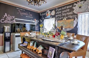 Petit déjeuner complet compris tous les jours