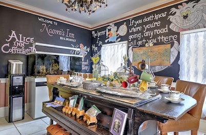 Naomi's Inn Bed & Breakfast