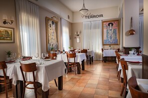 Se sirven desayunos, almuerzos, cenas y cocina fusión 