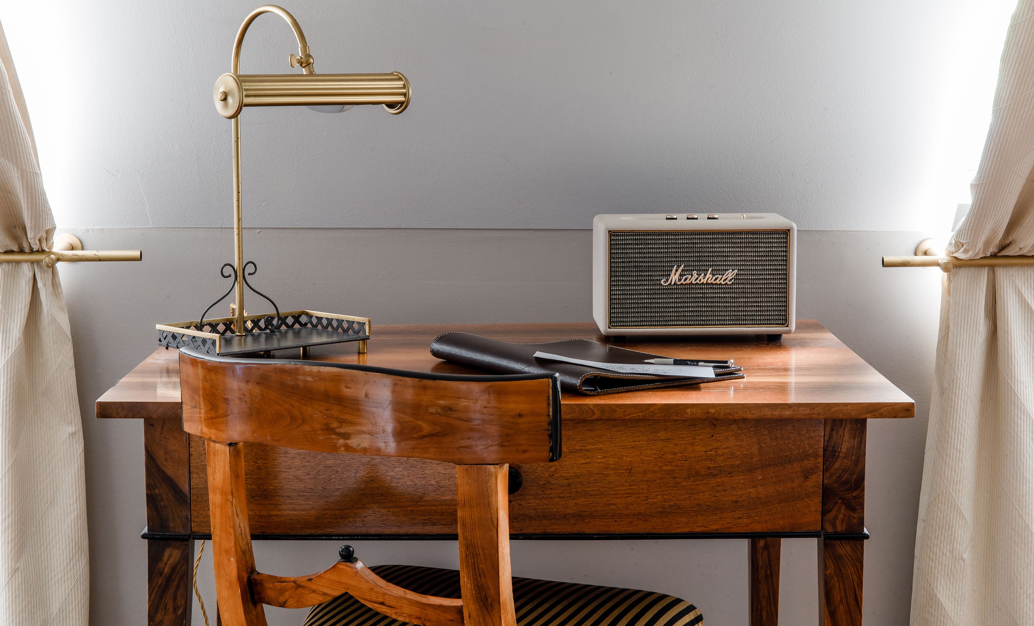 junior suite | living area | smart tv