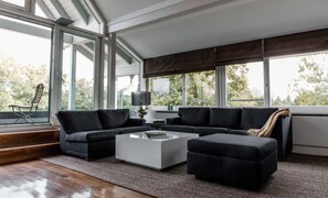 Suite, Balcony, River View (Johann Wolfgang) | Minibar, in-room safe, individually decorated, individually furnished - Hotel Gerbermühle (Frankfurt)