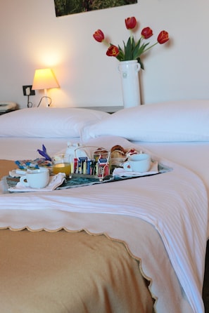 Minibar, desk, free WiFi, bed sheets - Park Hotel San Michele (Martina Franca)