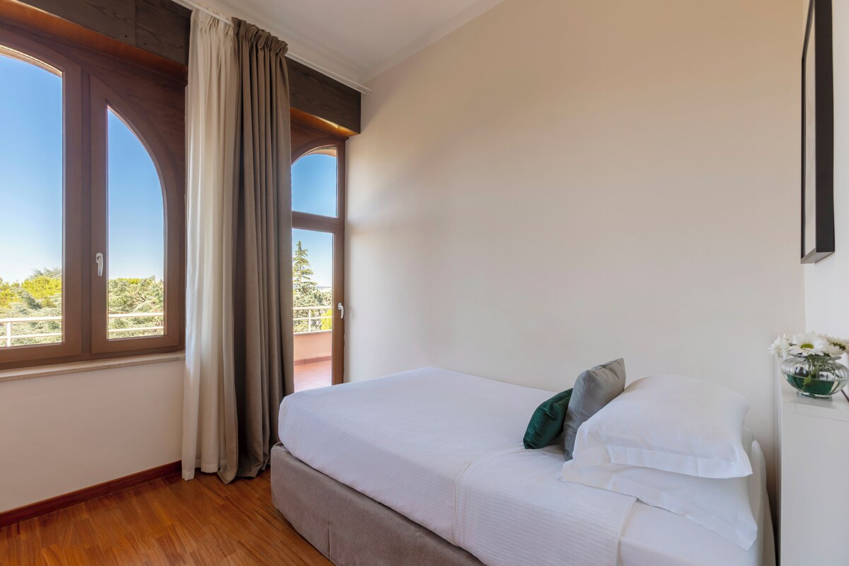Habitación individual clásica | Minibar, escritorio, wifi gratis y ropa de cama