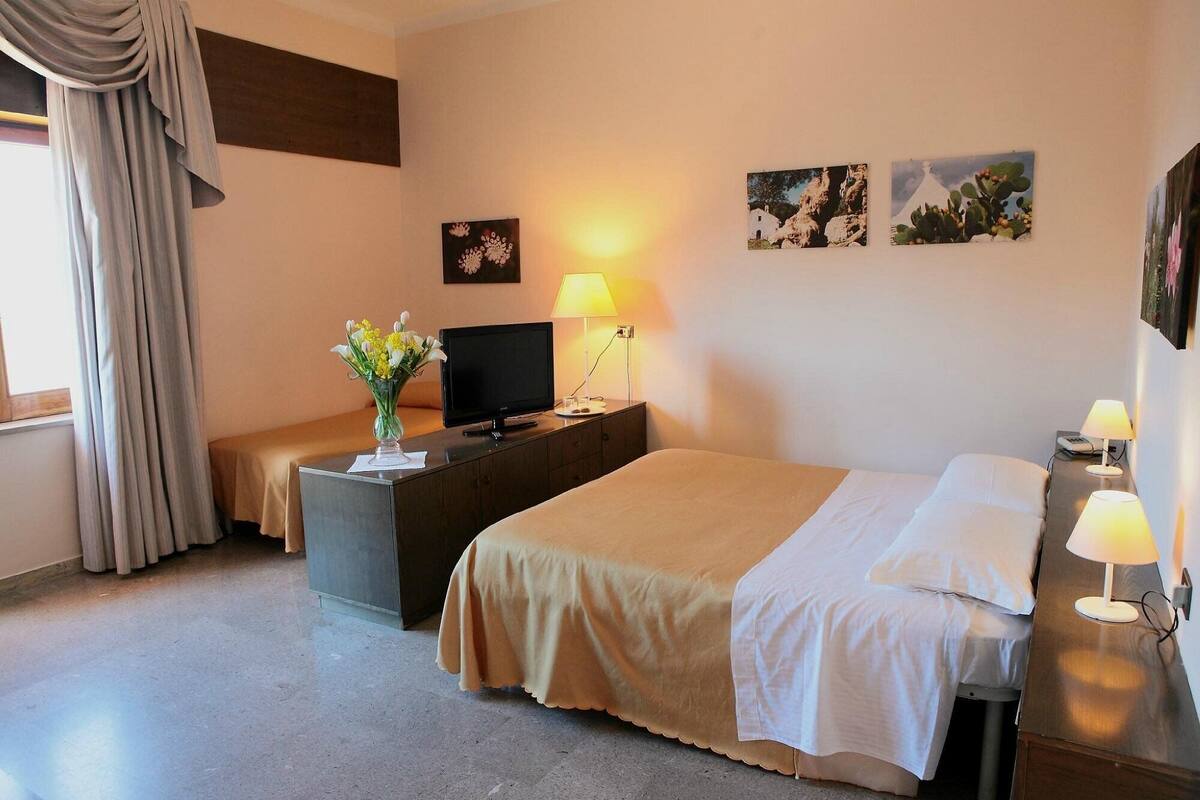 Habitación superior con 1 cama doble o 2 individuales | Minibar, escritorio, wifi gratis y ropa de cama