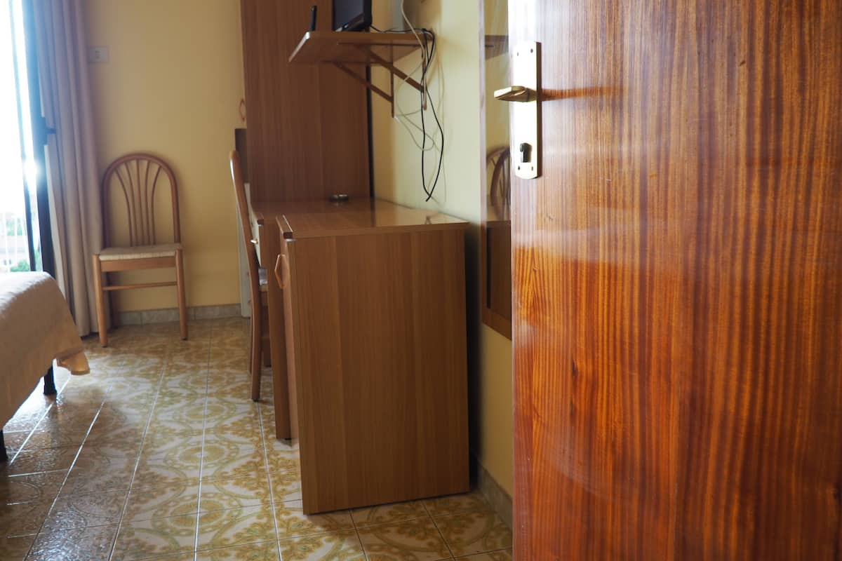 Room amenity