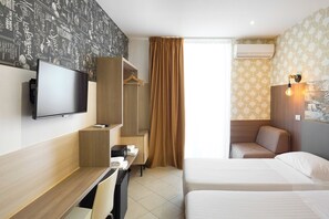Classic Double Room, Balcony | 1 bedroom, premium bedding, down duvets, minibar - Hotel Centrale (Syracuse)