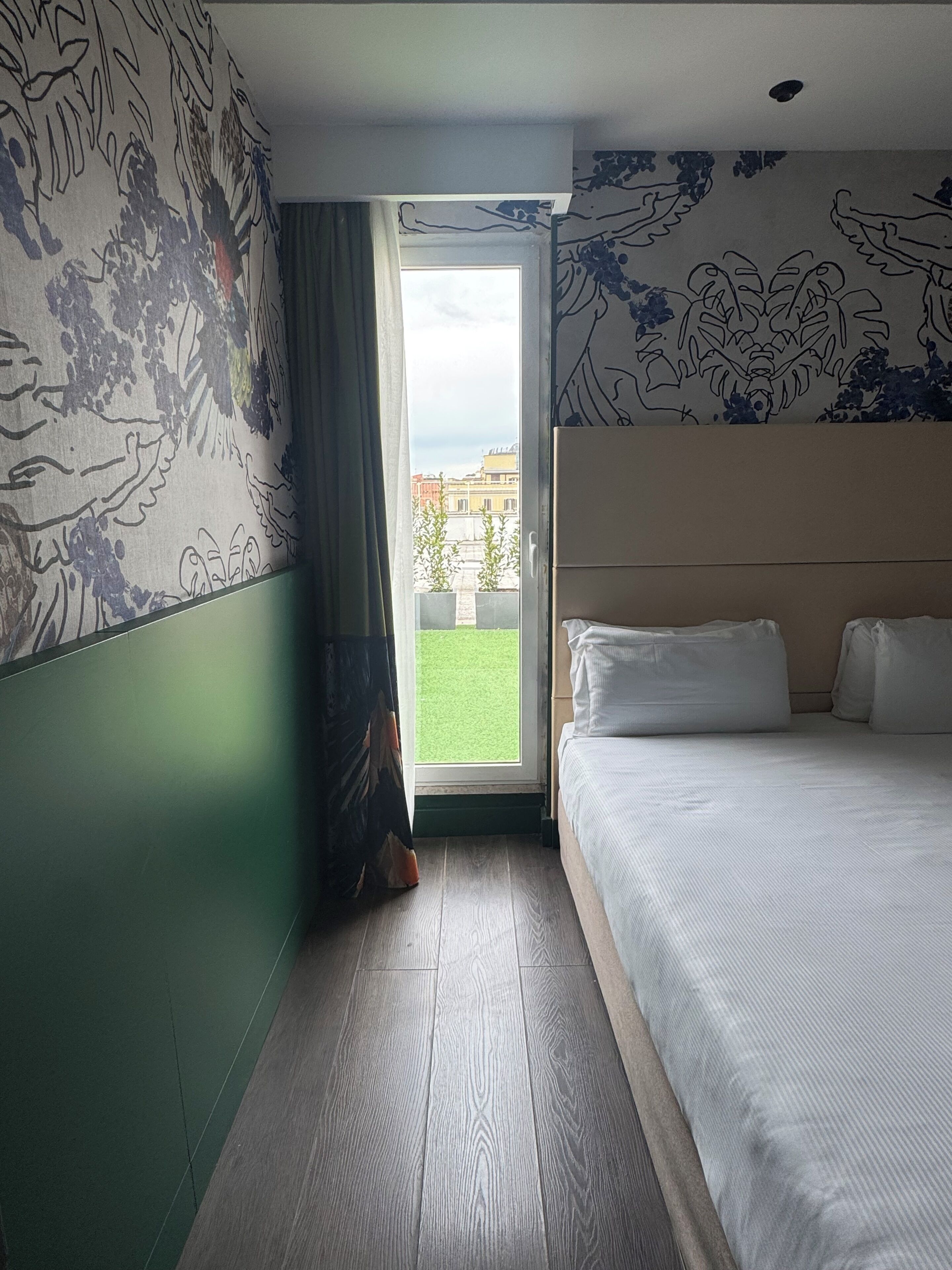 Junior Suite, 1 Double Bed, Terrace | Minibar, in-room safe, desk, soundproofing