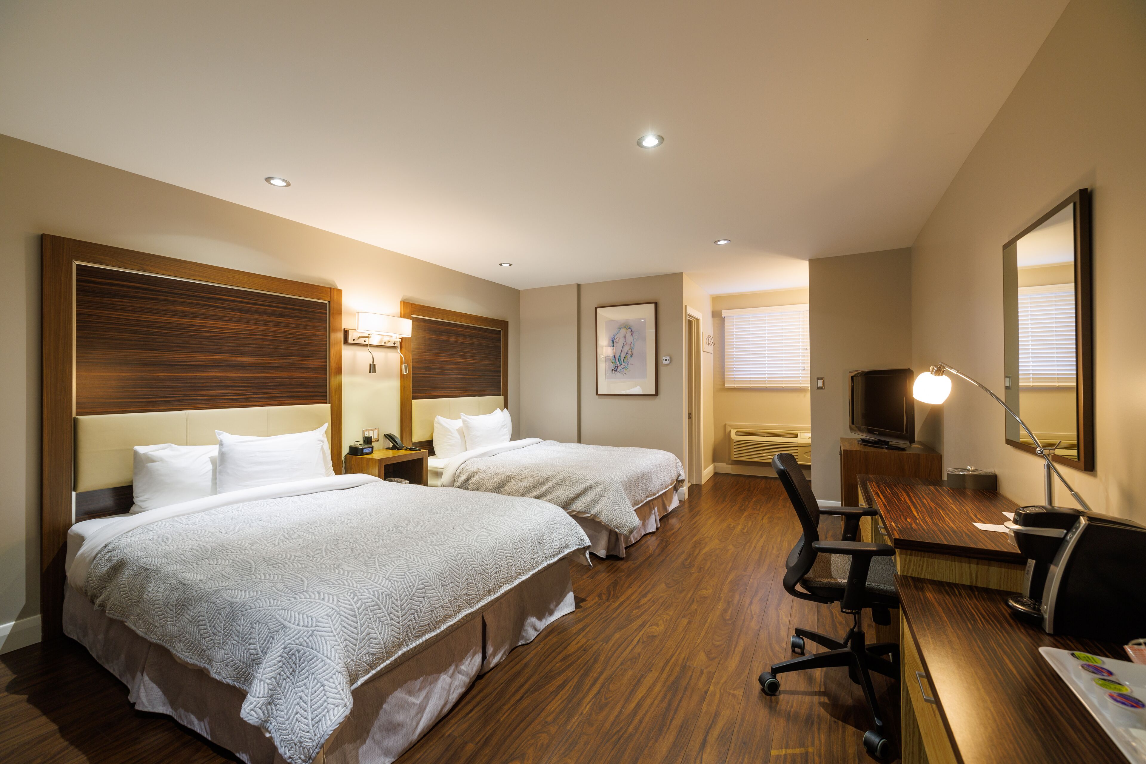 غرفة عادية - سريران كبيران - منظر للمدينة (Pavilion) | أغطية فراش متميزة وأسرّة بطبقة علوية مريحة وبديكورات فريدة لكل غرفة