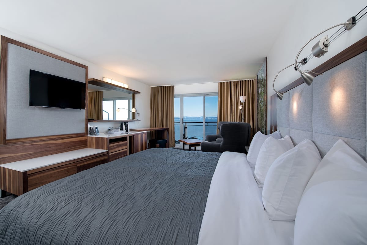 Ropa de cama de alta calidad y camas con pillow-top